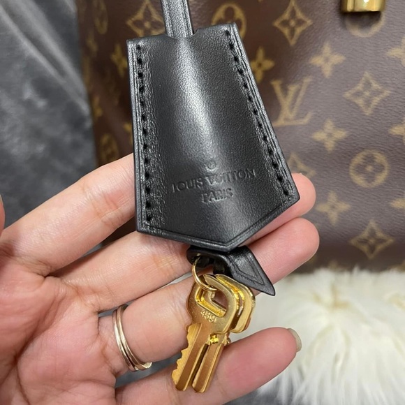 🖤 DISCONTINUED 🖤 Louis Vuitton Flower Hobo - Picture 9 of 14